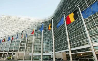 У Єврокомісії відмовилися коментувати вето президента Польщі на соцдопомогу українцям