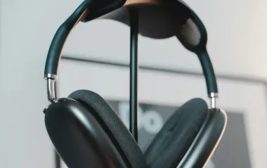 Чому Apple тягне з випуском AirPods Max 2 і коли чекати на нові навушники