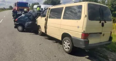 Смертельна ДТП на Київщині: жінка влеетіла в мікроавтобус
