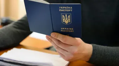 Кабмин разрешил мужчинам до 22 лет выезжать из Украины