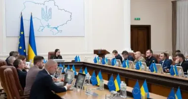 Правительство разрешило мужчинам до 22 лет выезжать за границу