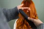 Выпрямление волос "подвергает серьезной опасности": ученые предупреждают о рисках — что они обнаружили