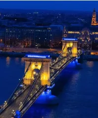 У Будапешті розгорівся скандал через підсвітку мосту українськими кольорами