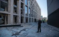 Мэр Киева сообщил о попадании в ТЦ в центре столицы: видео с места атаки