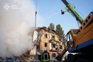 Массированный удар 28 августа: в Киеве ухудшился воздух, горожан просят закрыть окна (карта)