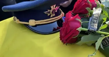 У Кропивницькому попрощалися із загиблим пілотом МіГ-29 Сергієм Бондарем