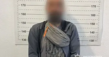 В Тернополе мужчина похитил телефон после застолья и снял 90 тысяч гривен