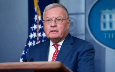 Келлог отреагировал на массированный удар РФ по Киеву: мешает усилиям Трампа