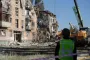 "Зі всього 4 поверху, мабуть, тільки ми вижили": що кажуть мешканці зруйнованого будинку у Києві про атаку РФ