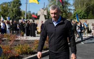В Киеве на Аллее почетных захоронений установили второй Мемориальный монумент, - Кличко