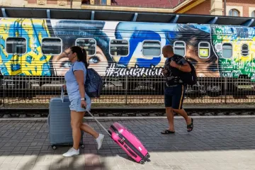 Украинцы продолжают мигрировать за границу: сколько людей потеряет страна в 2025 году
