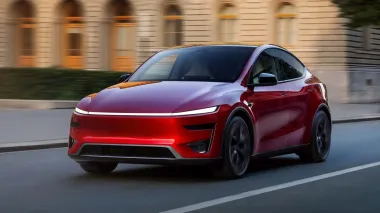 До сотни — за 3,5 с: представлен новый спортивный электрокроссовер Tesla (фото)
