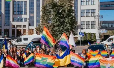 У Харкові ультраправі радикали атакували гей-парад: відео