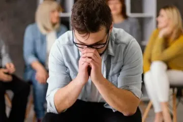 11 признаков в доме, которые могут свидетельствовать о скрытых проблемах человека