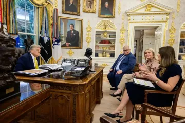 "Будет трехсторонний саммит": Трамп заявил, что не верит во встречу Путина и Зеленского