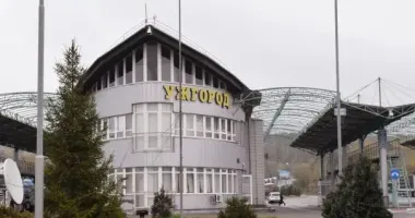 Очереди на границе со Словакией: украинцам советуют выбирать другие пункты пропуска