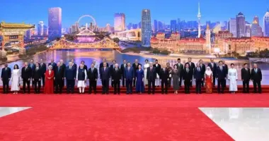 У Китаї стартував саміт ШОС: кого з лідерів вже помітили та що обговорюють