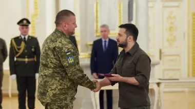 Залужному доверяют больше, но в первом туре победил бы Зеленский – опрос