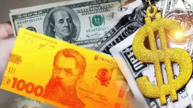 Курс валют в Україні: гривня невдовзі дешевшатиме, що краще купувати – долари чи євро