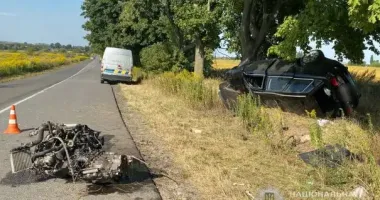 На Волыни 18-летняя водитель врезалась в дерево: три человека в больнице