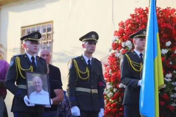 Во Львове хоронят Андрея Парубия: на прощание собрались нардепы и политики (видео)