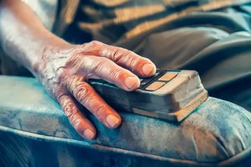 Не все люди в итоге будут иметь "запах старика": на самом деле от него можно избавиться