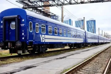 Через обстріли "Укрзалізниця" обмежила маршрути поїздів в одній з областей