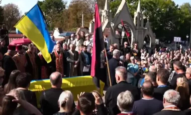Похороны Андрея Парубия: на Лычаковском кладбище продолжается церемония (видео)
