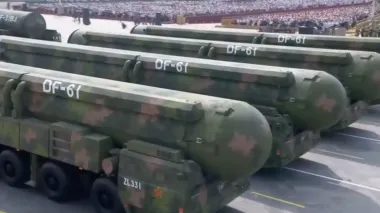 Китай на параді показав нову міжконтинентальну балістичну ракету DF-61