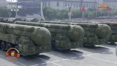 Китай впервые показал новую межконтинентальную баллистическую ракету DF-61