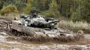 40 лет ветерану Т-80УД: аналитики напомнили о последнем и самом удачном танке времен СССР