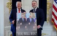 Навроцкий показал подарок, который получил от Трампа