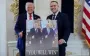 Навроцький показав подарунок, який отримав від Трампа
