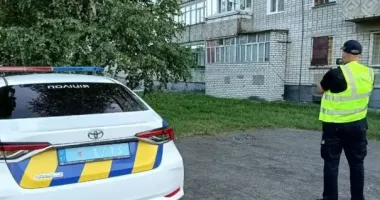 В Полтавской области женщина выпала из окна и погибла
