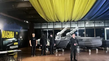 Defense Intelligence hands over mock-ups of Magura naval drones to National Museum of History of Ukraine in World War II