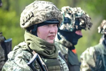 "Чтобы не тыкали пальцем, нужно доказать": нардеп рассказала о домогательствах к женщинам в армии