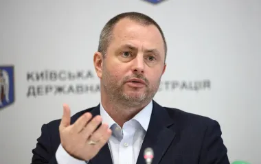 Киевсовет будет просить Зеленского уволить главу Деснянской РГА: детали скандала