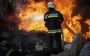 Чули вибух, евакуювали людей: у Дніпрі спалахнула масштабна пожежа