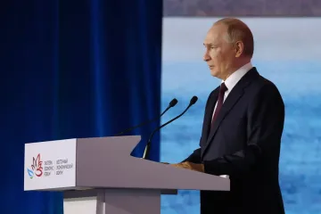 Foreign troops deployed to Ukraine before any peace deal would be ‘legitimate targets’, Putin warns