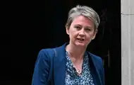 Новая глава МИД Великобритании первый звонок сделала в Украину