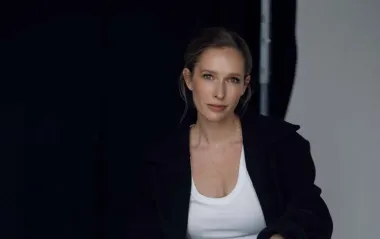 Знову у капелюшці: Осадча підкорила Ukrainian Fashion Week незвичайним "луком"