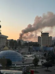 Массированная атака на Киев: пылает здание Кабмина и жилые дома, есть погибшие и много пострадавших (фото, видео)