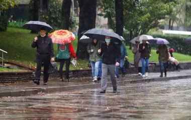 Приготуйте парасольки: синоптики розповіли, де сьогодні чекати дощів в Україні