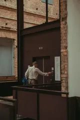 Пенсіонер провів 4 дні у застряглому ліфті без їжі та води: який фінал (фото)