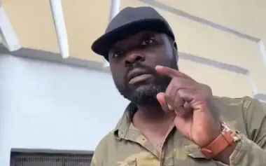 Black Russian complains about wounded relative: "Can’t he get into hospital? His leg is rotting! Putin must be informed about this immediately". VIDEO