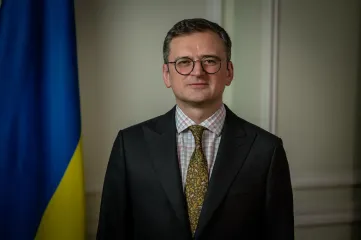Кулеба опроверг слухи о "побеге" в Польшу: зачем экс-глава МИД уехал из Украины (видео)