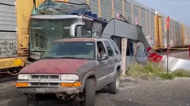 У Мексиці потяг зіштовхнувся з двоповерховим автобусом: 10 загиблих, понад 60 поранених