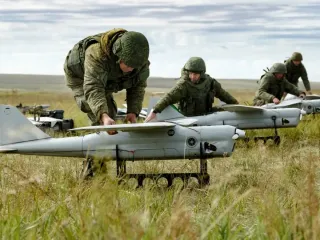 РФ ежемесячно производит более 50 тыс. оптоволоконных FPV-дронов, — ISW