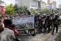 Протесты в Непале: митингующие сожгли жену бывшего премьер-министра (видео)