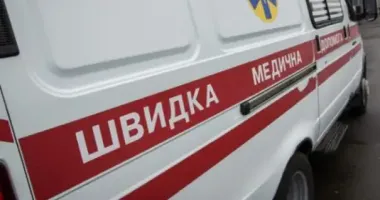 На Хмельниччині внаслідок атаки зруйнована фабрика та пошкоджена АЗС, є поранені